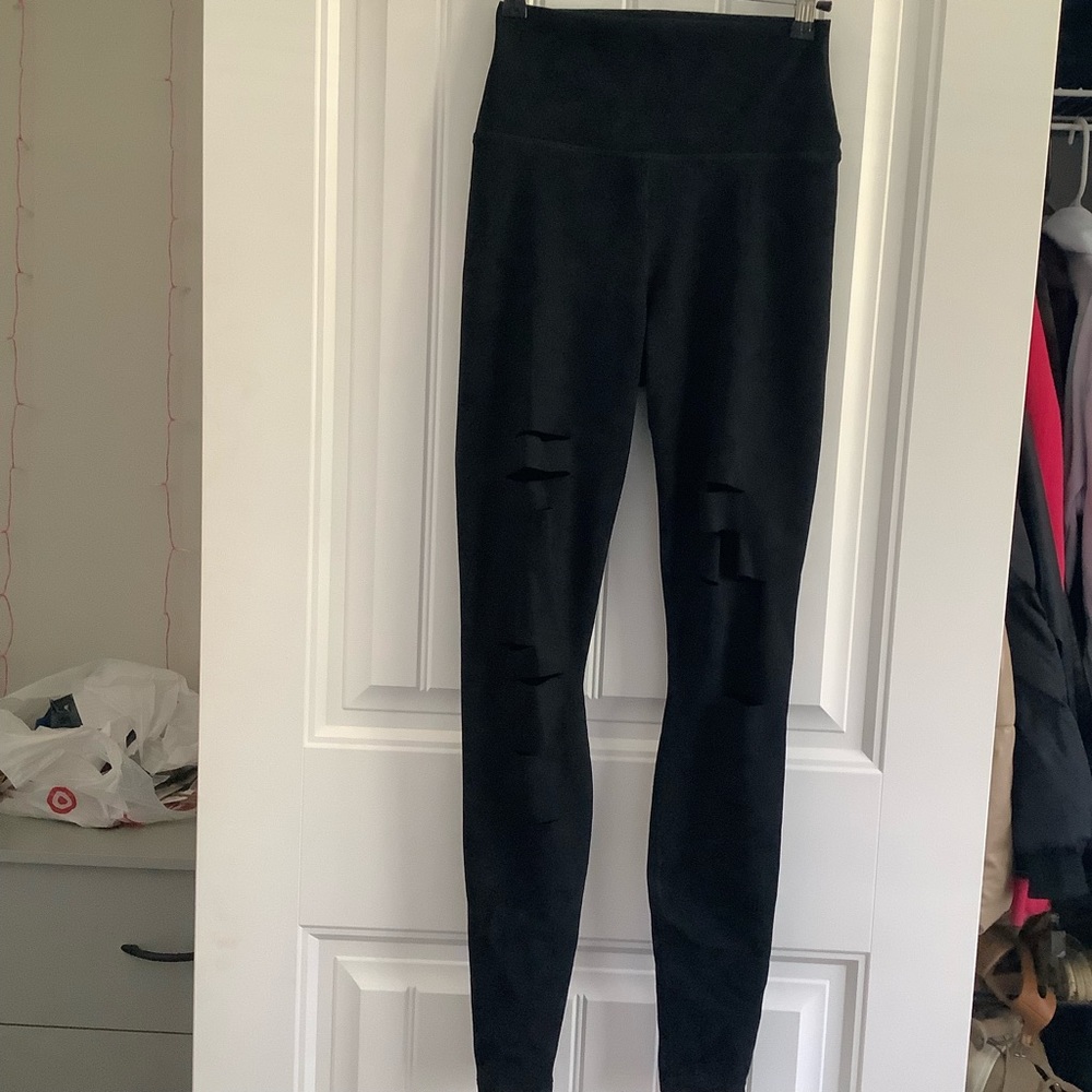 Alo Yoga High Waisted Ripped Warrior Legging